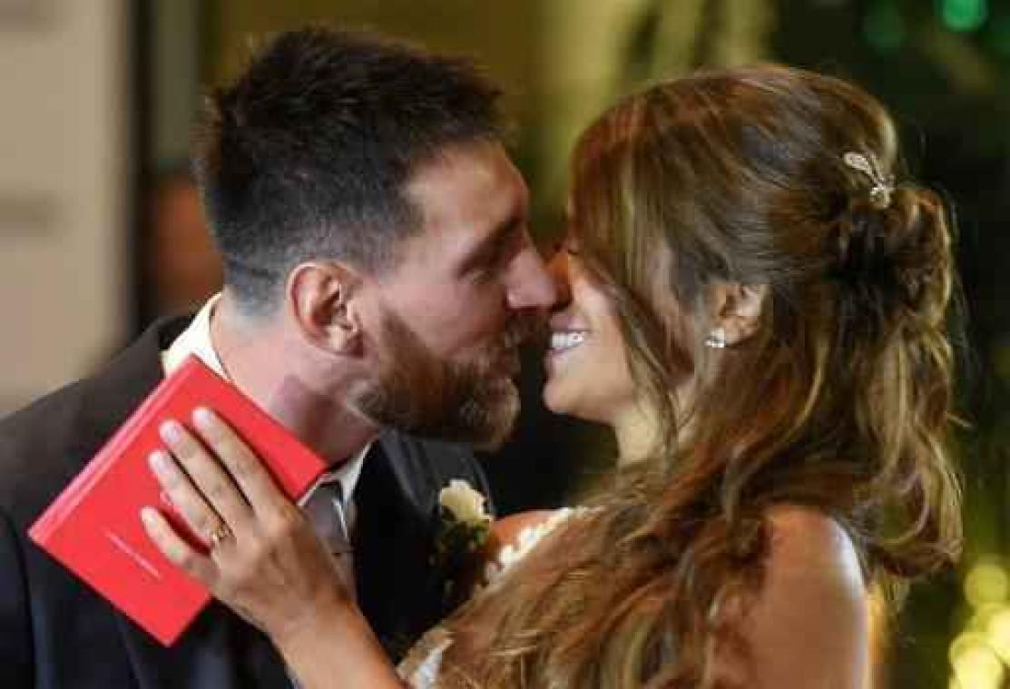Lionel en Antonella Messi hebben elkaar het jawoord gegeven
