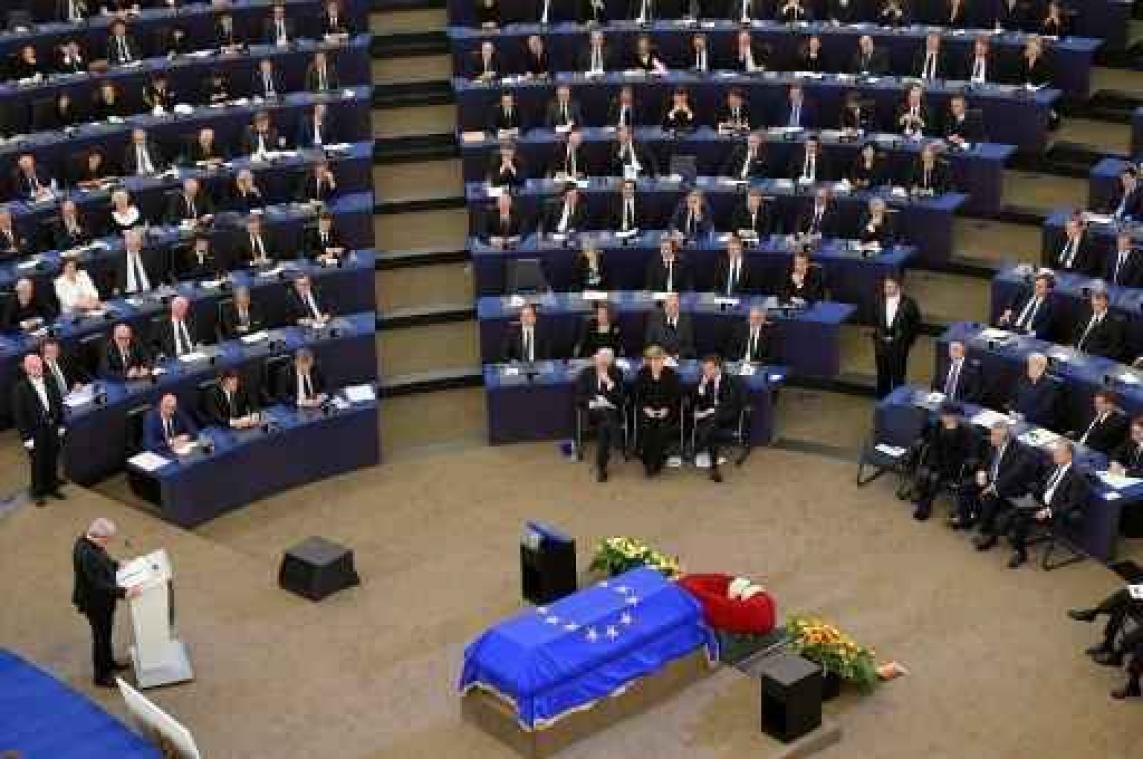 Juncker: "Kohl was een Duitse en Europese patriot"