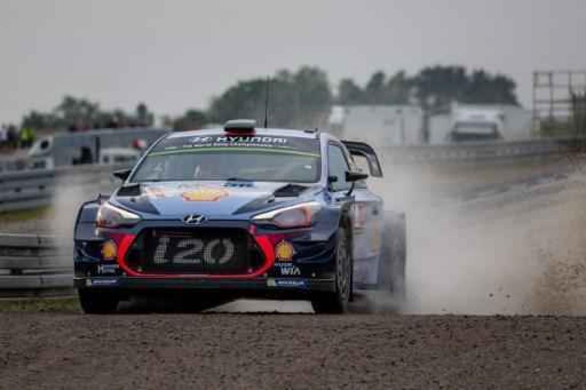 Rally van Polen - Neuville herovert leiding na lekke band