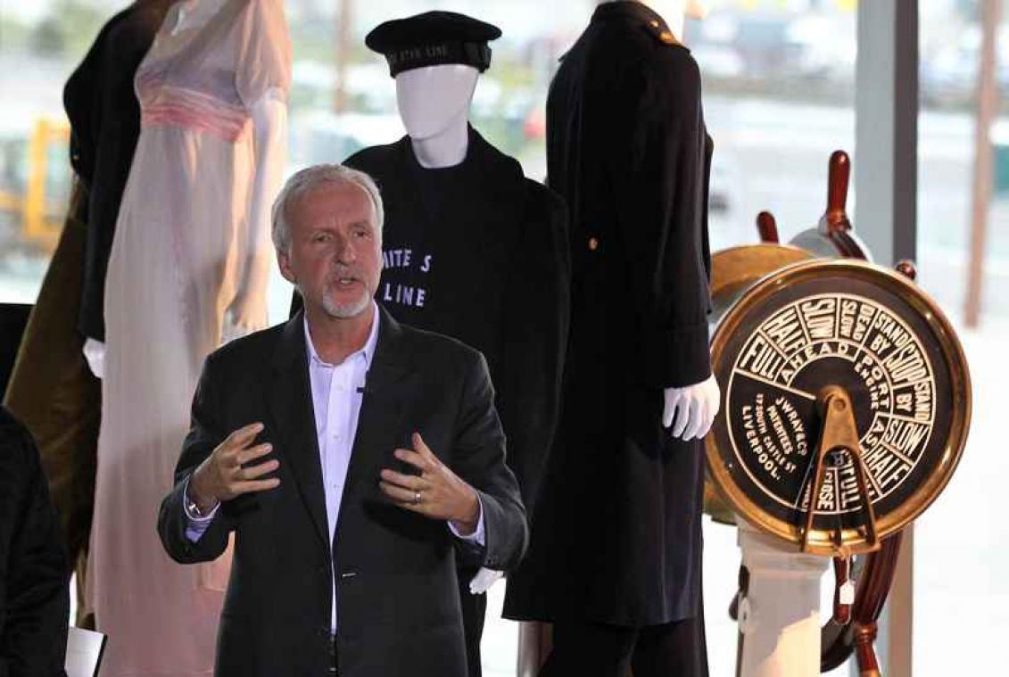 Regisseur James Cameron wil schatten uit Titanic redden