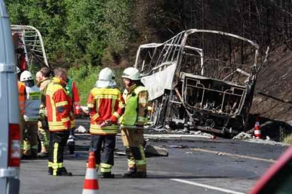 Politie bevestigt "meerdere doden" bij busongeval in Beieren