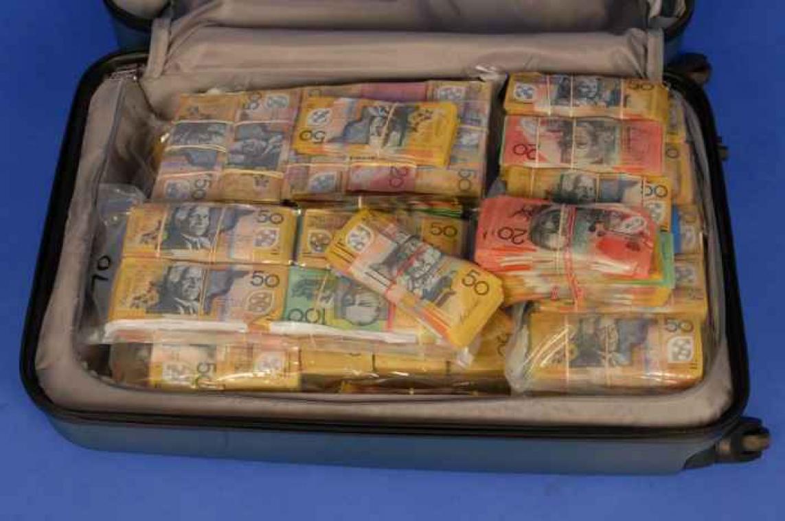 Politie zoekt eigenaar van koffer met 1,6 miljoen dollar