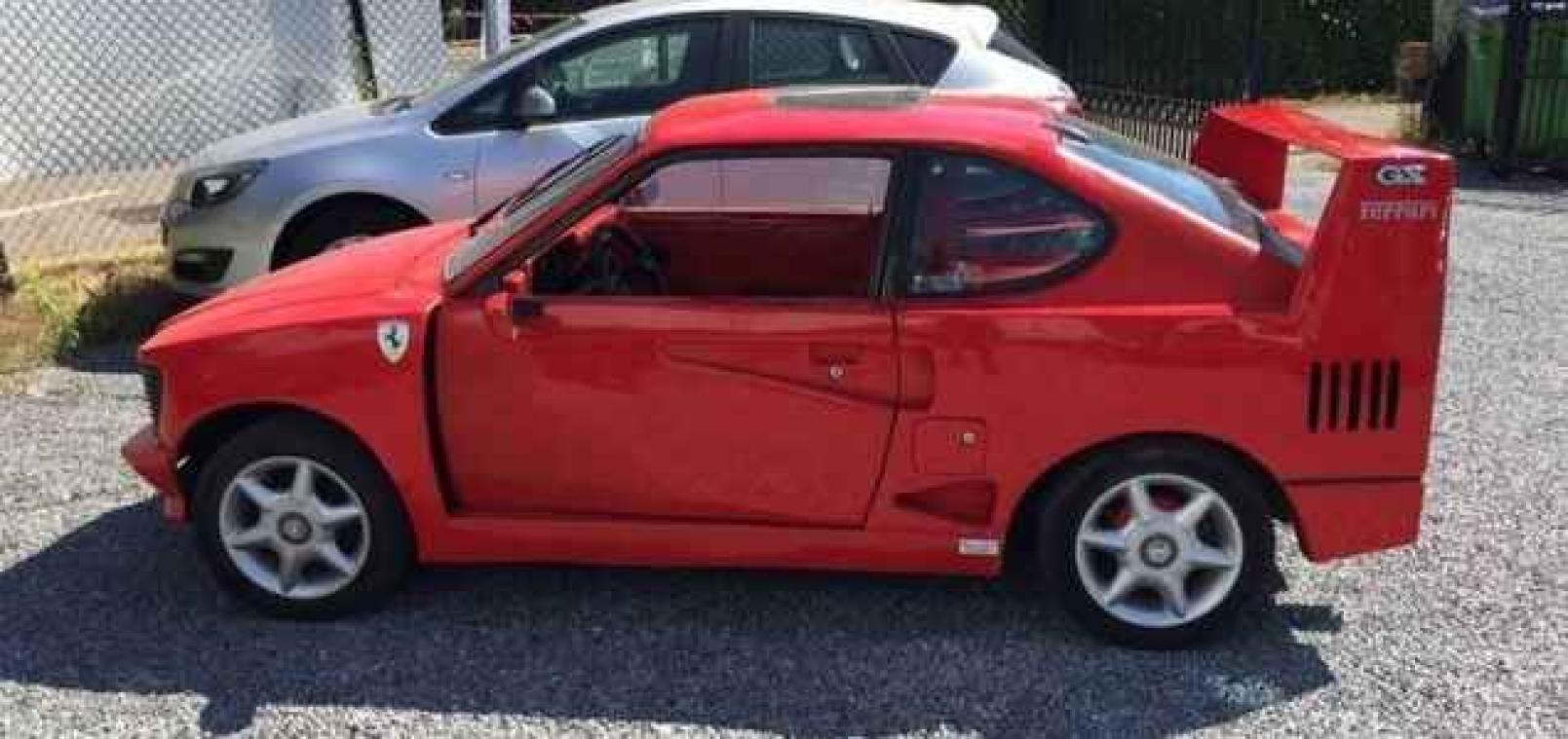 Deze kleine Suzuki werd omgebouwd tot een spectaculaire Ferrari