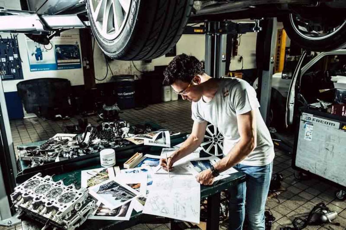 Thierry Neuville heeft jouw hulp nodig!