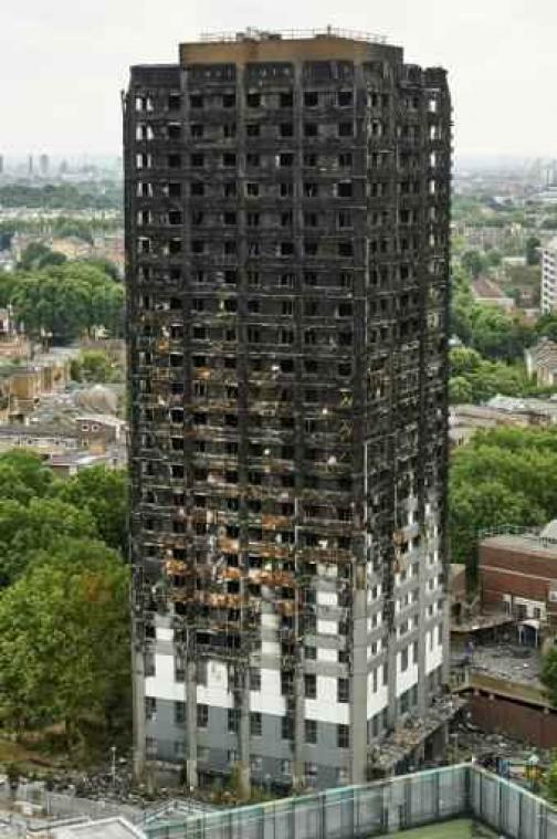Alle "zichtbare menselijke resten" uit Grenfell Tower gehaald