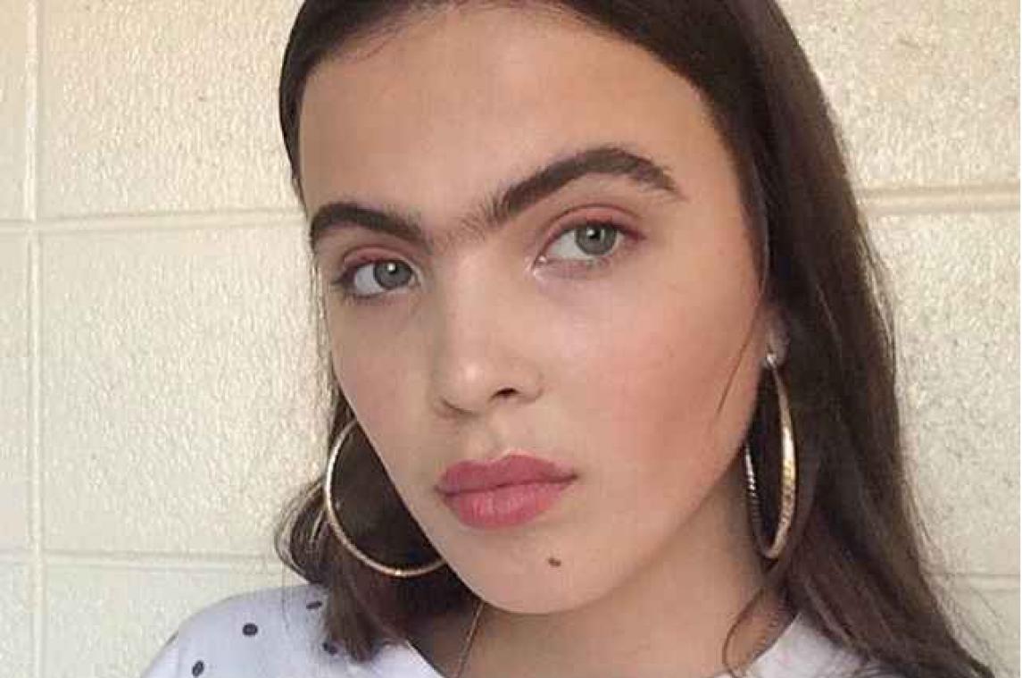 Amerikaans model is trots op haar unibrow