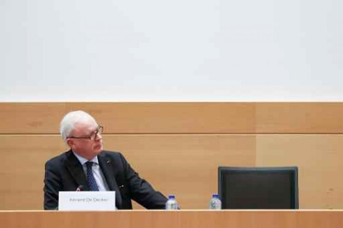 De Decker schreeuwt onschuld uit en roept beroepsgeheim in
