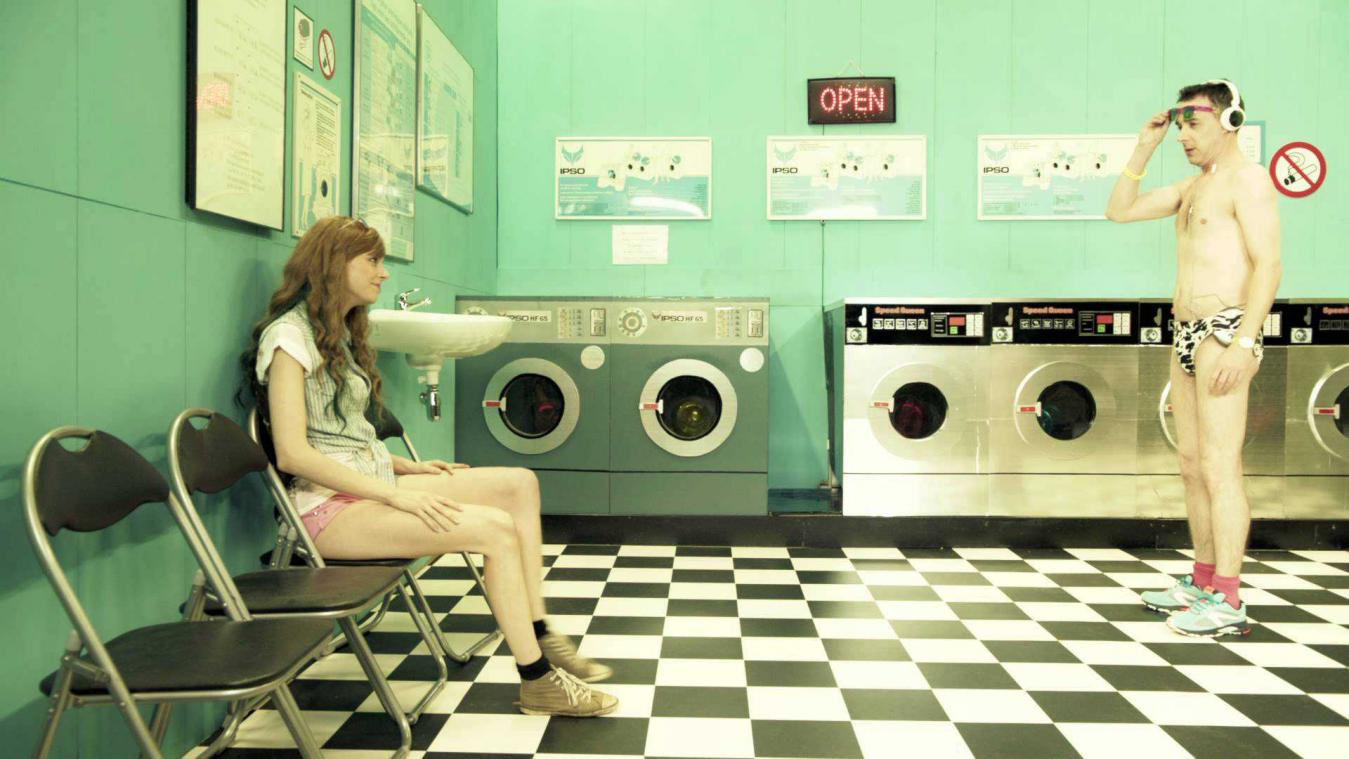 Bekijk de officiële trailer van Laundry Day