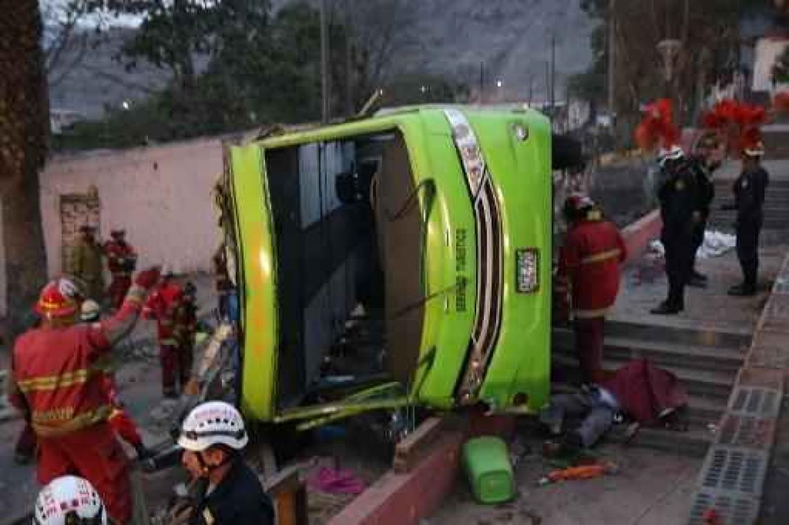 Minstens acht doden bij ongeval met toeristenbus in Peru