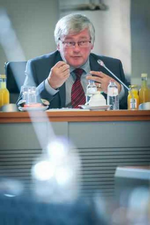 Voormalig hoofd federale politie Fernand Koekelberg krijgt opschorting