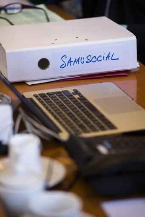 Ophef rond mail van voorzitter Degueldre om info over journalisten en parlementslid