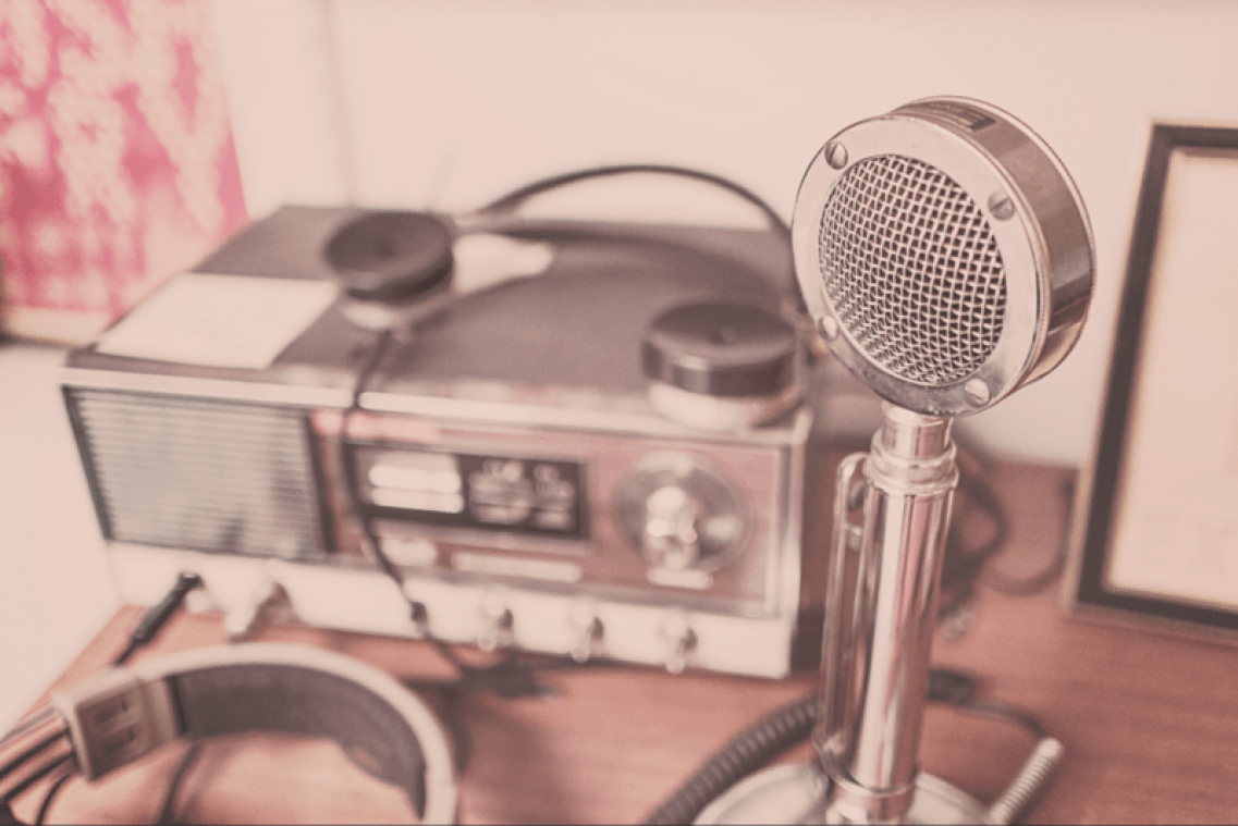 Radiozender wordt steeds gekaapt door masturbatielied