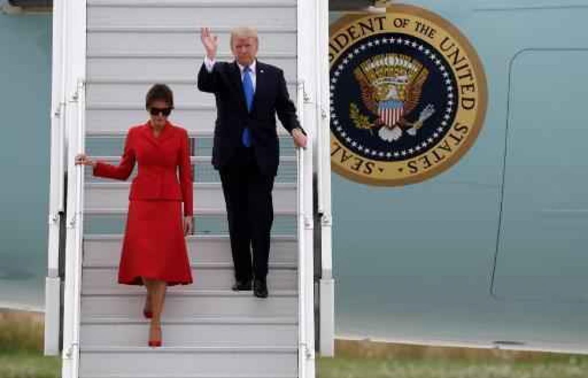 Trump zet voet aan grond in Parijs