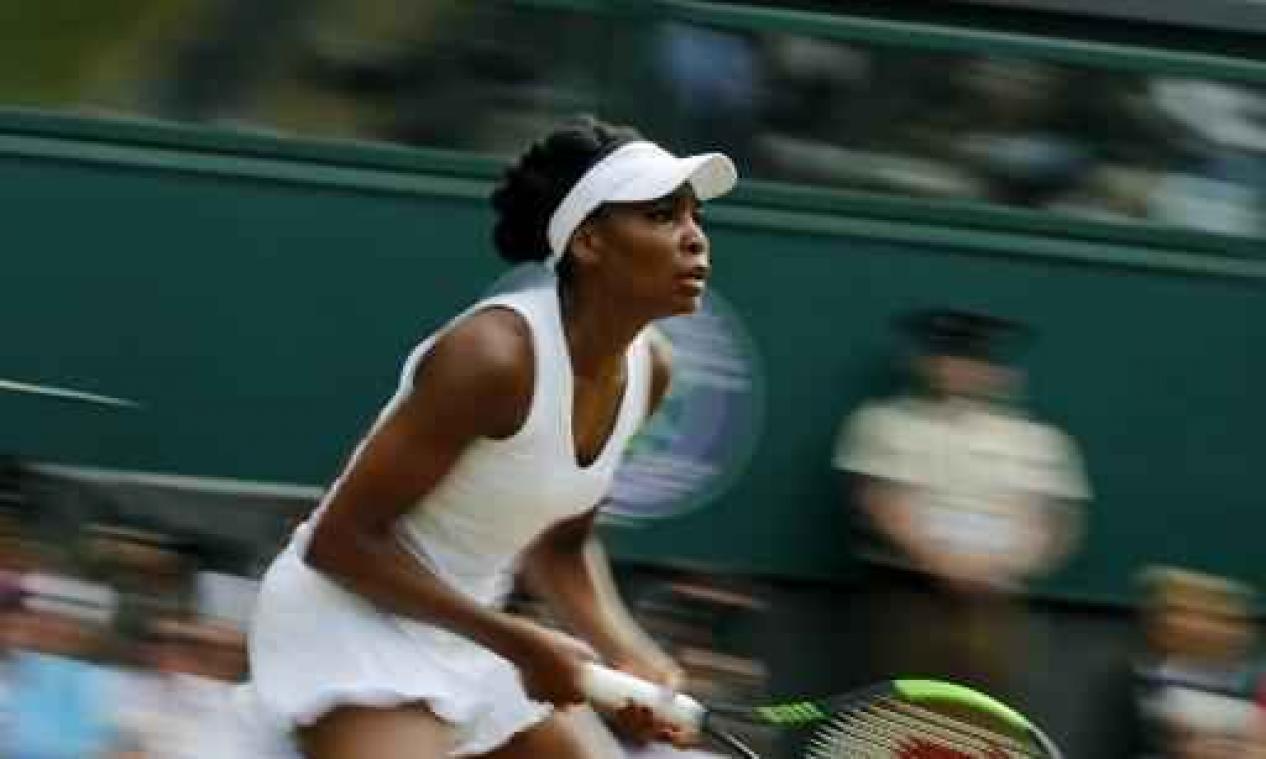 Venus Williams verslaat publiekslievelinge Konta op Wimbledon