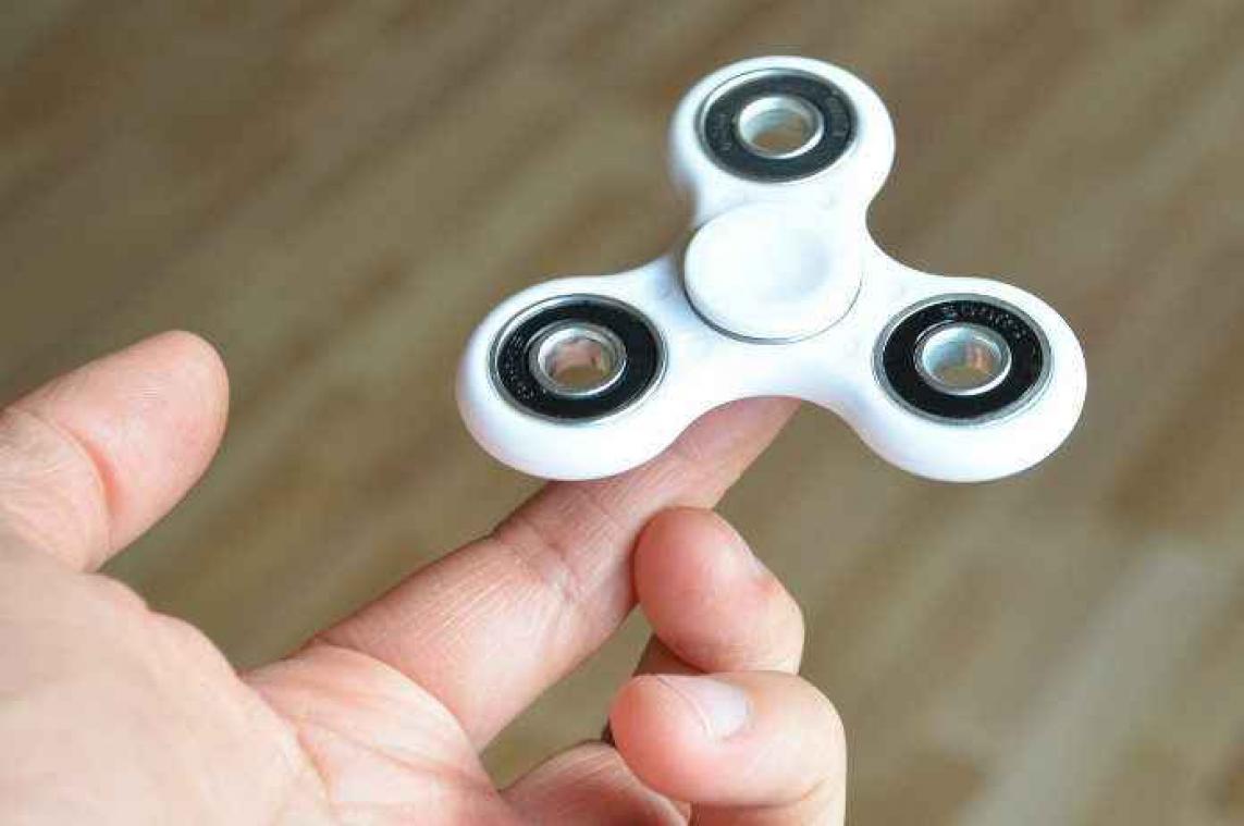 Cosmeticabedrijf combineert fidget spinner met lippenbalsem