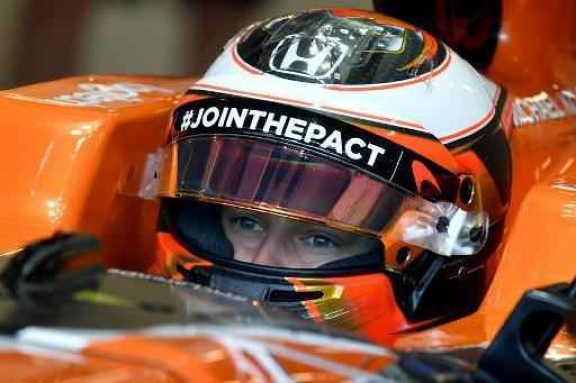 Lewis Hamilton verovert de pole, Vandoorne pakt sterke negende plaats
