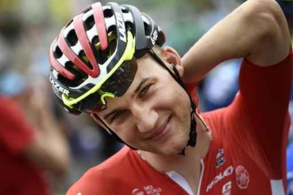 Tim Wellens geeft er als eerste Belg in de Tour de brui aan
