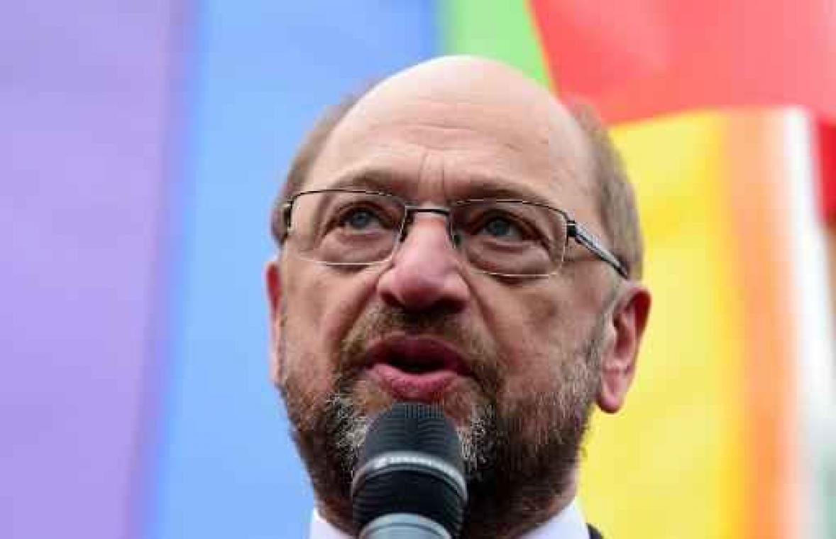 Schulz valt Merkel aan over vluchtelingenbeleid