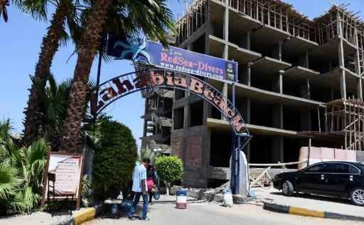 Man valt toeristen aan in Egyptische badplaats: dader beroept zich op sharia