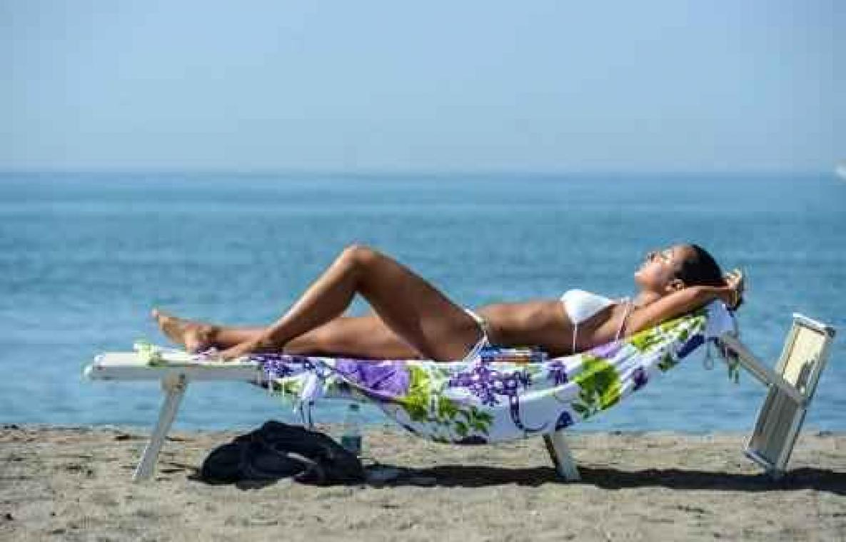 Tien gewonden na doortocht van tornado op strand nabij Rome