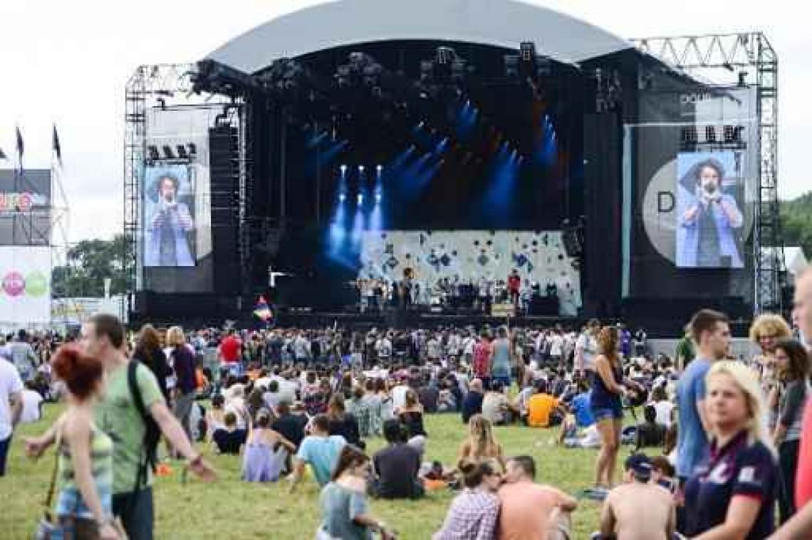 Moeizame uittocht op parkings Dour Festival