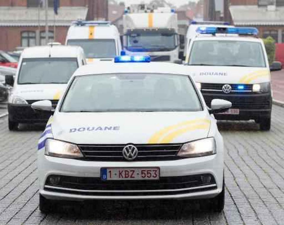 Douane steekt voertuigen in nieuw jasje