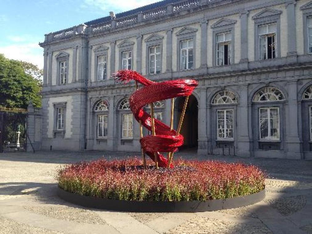 Bloemenkunstwerk te bezichtigen op nationale feestdag op erekoer Egmontpaleis