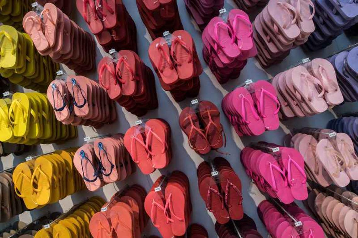 Waarom je best niet te lang rondloopt op teenslippers