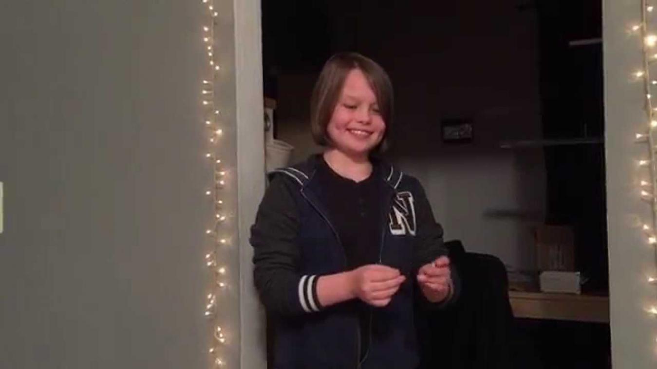Onwaarschijnlijke goocheltrucs van een kind