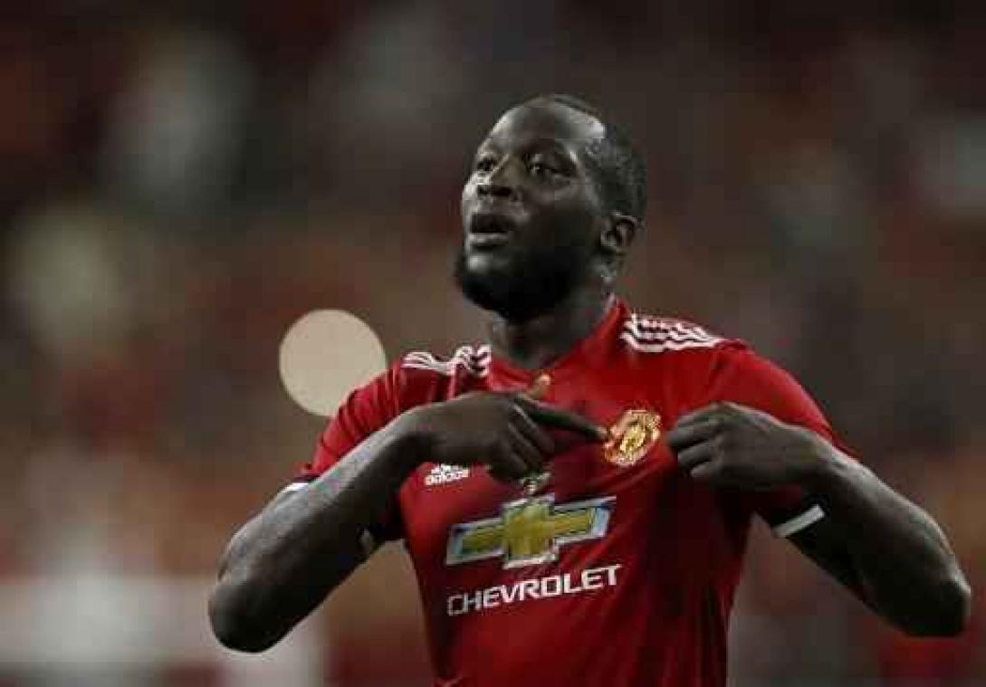 Belgen in het buitenland - Manchester United, met scorende Lukaku, verslaat stadsgenoot City in oefenduel