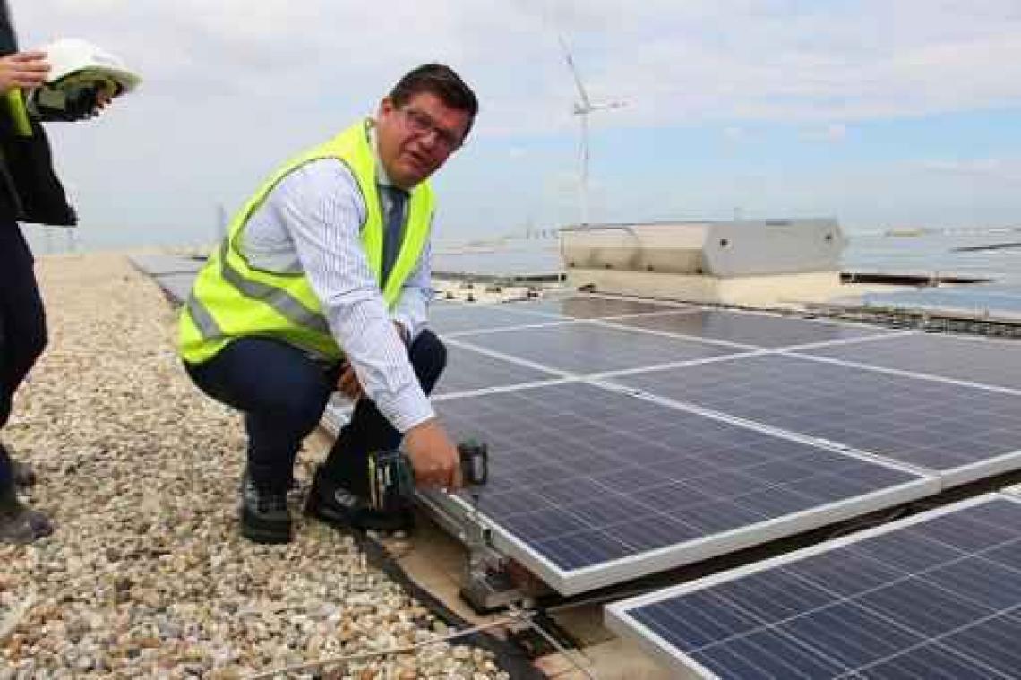 Tommelein werkt fiscaal gunstregime uit voor groepsinvesteringen in zonnepanelen
