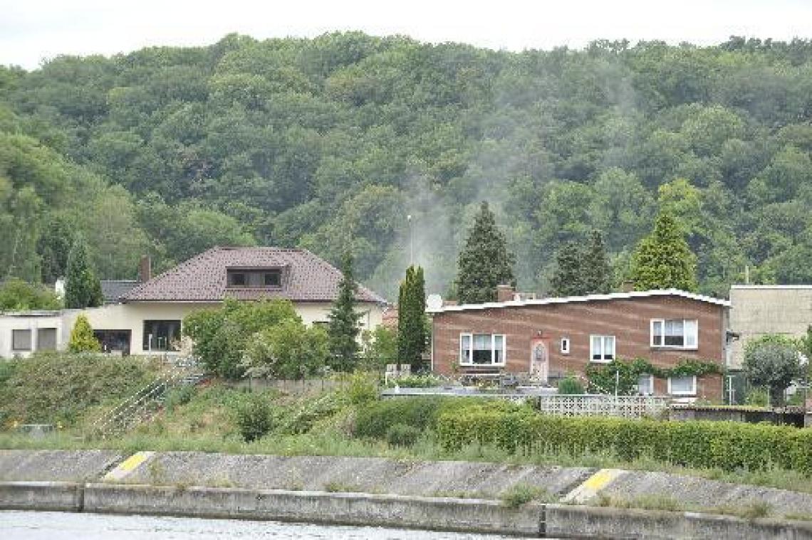 Hooibrand mergelgrotten - Waterschermen om rookhinder te beperken voor inwoners van Kanne