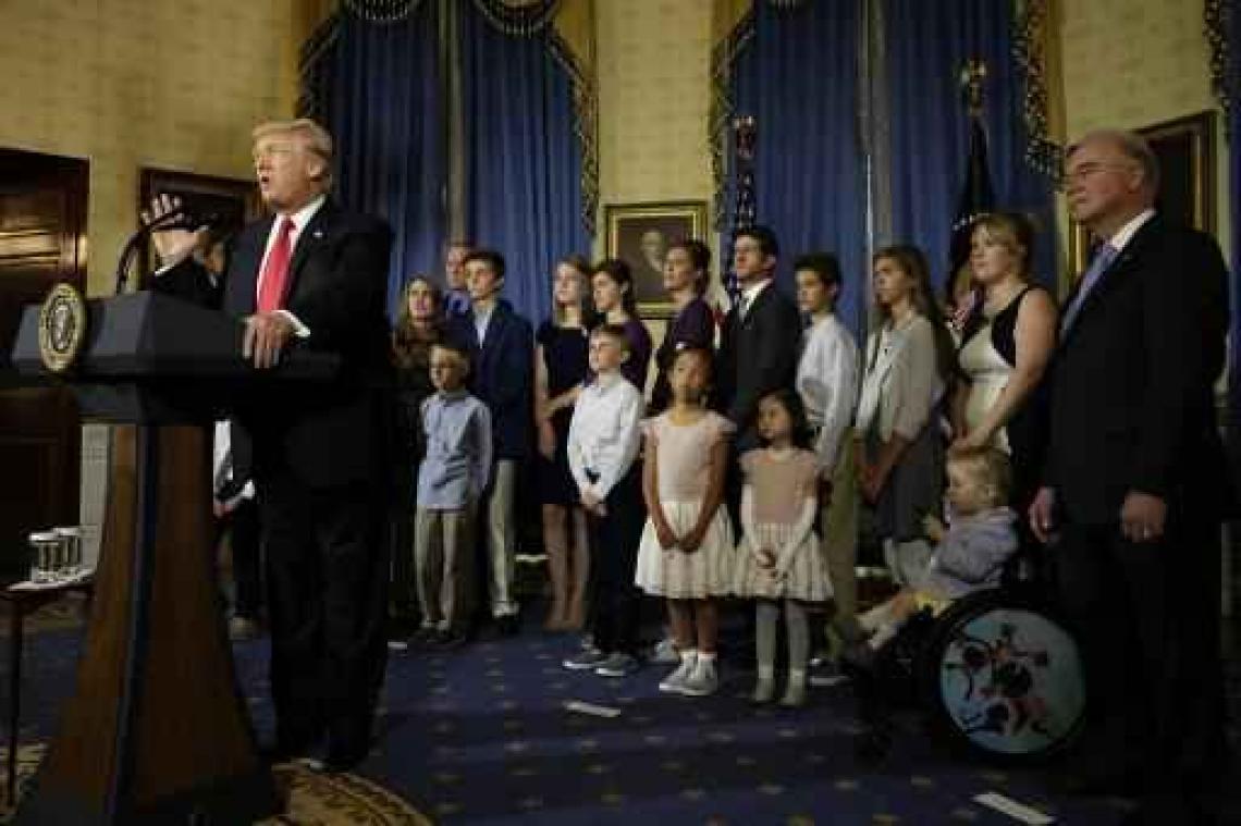 Trump doet ultieme oproep aan Senaat om komaf te maken met Obamacare
