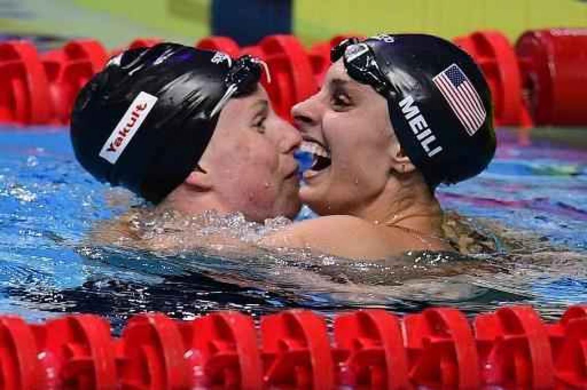 WK zwemmen - Amerikaanse Lilly King pakt wereldtitel op 100m schoolslag in een wereldrecord