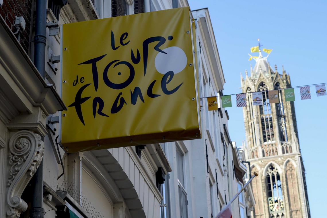 Nederlanders worden he-le-maal Tourgek, nu ook met Tourpostzegels