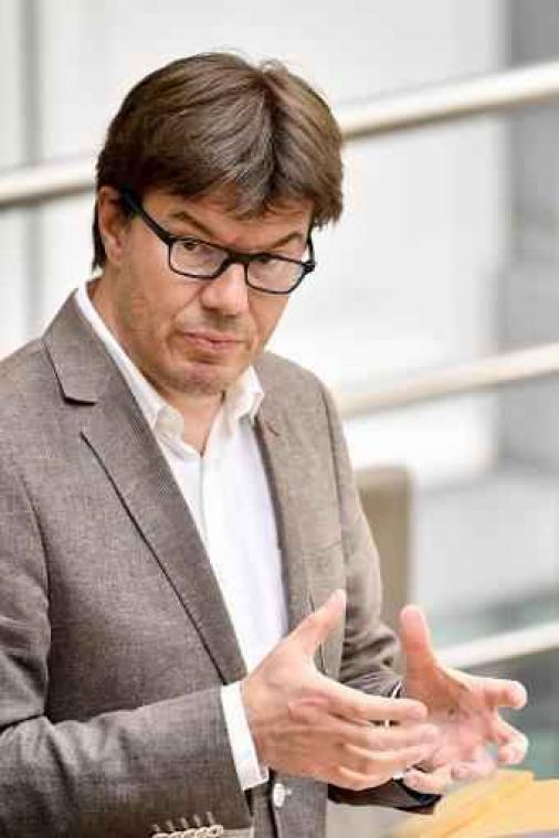Minister Gatz steekt speelpleinanimatoren hart onder de riem op hun speciale dag