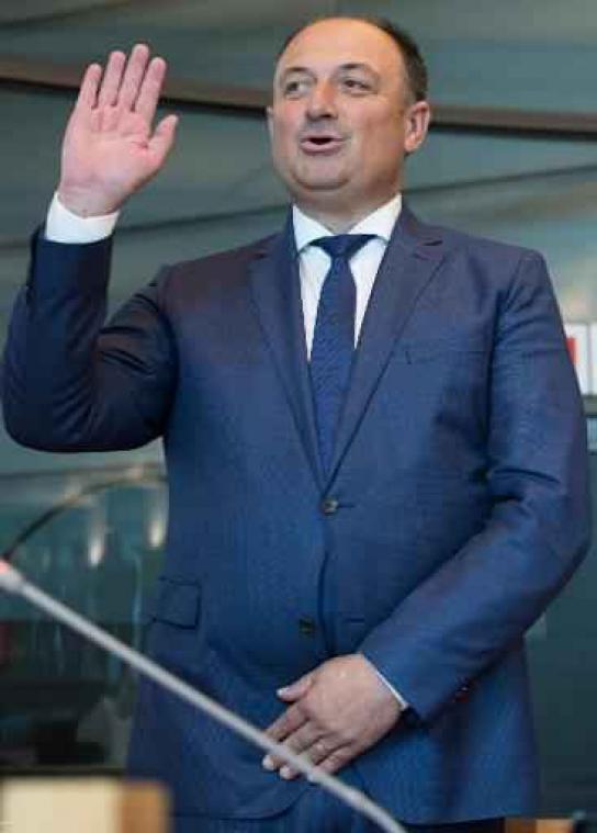 Waals parlement keurt motie goed die einde maakt aan regering PS-cdH