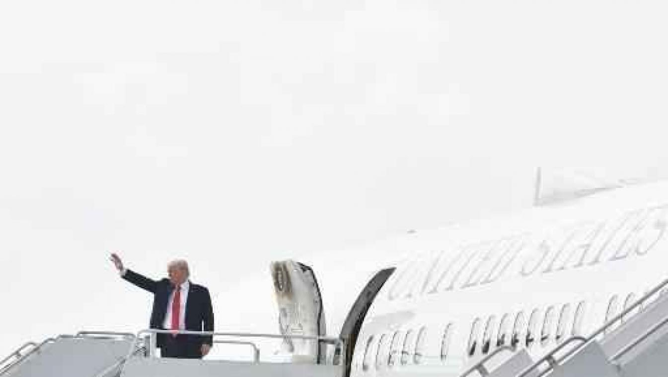 Trump vraagt agenten "alstublieft niet te vriendelijk te zijn"