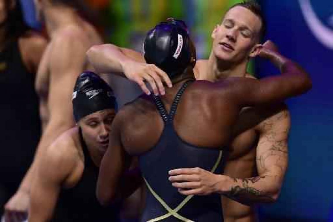 WK zwemmen - Verenigde Staten winnen 4x100 vrije slag gemengd in nieuw wereldrecord