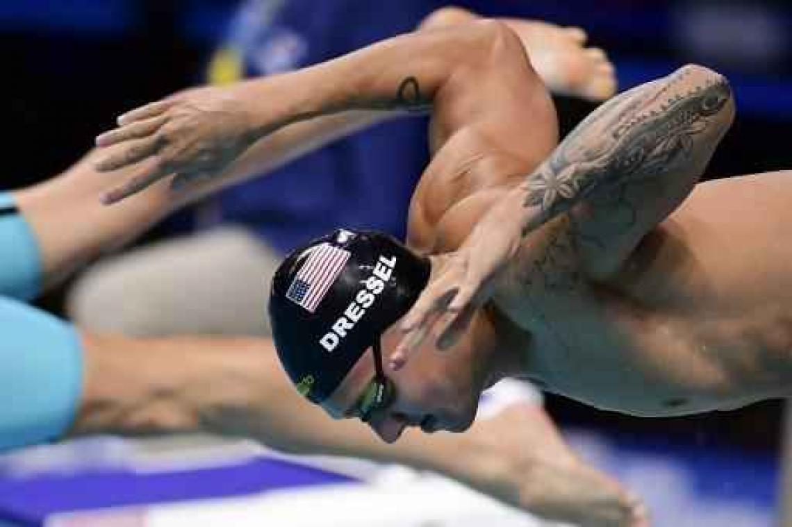 WK zwemmen - Ook Amerikaanse mannen pakken goud op 4x100 meter wisselslag, Dressel evenaart Phelps