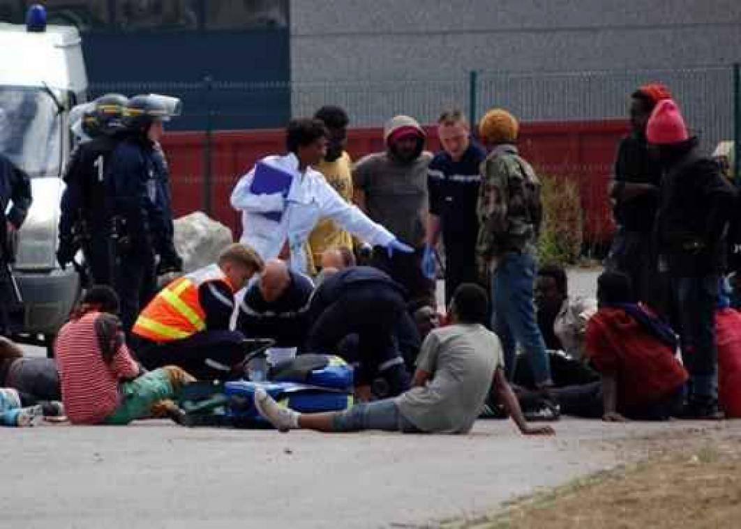 Migranten in Calais mogen geholpen worden