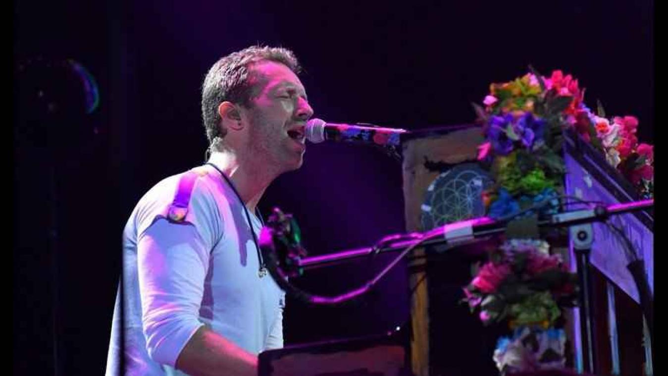 Coldplay brengt ode aan overleden Chester Bennington