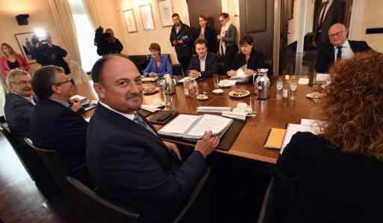 Slankere kabinetten en een financiële audit op het menu van eerste Waalse ministerraad