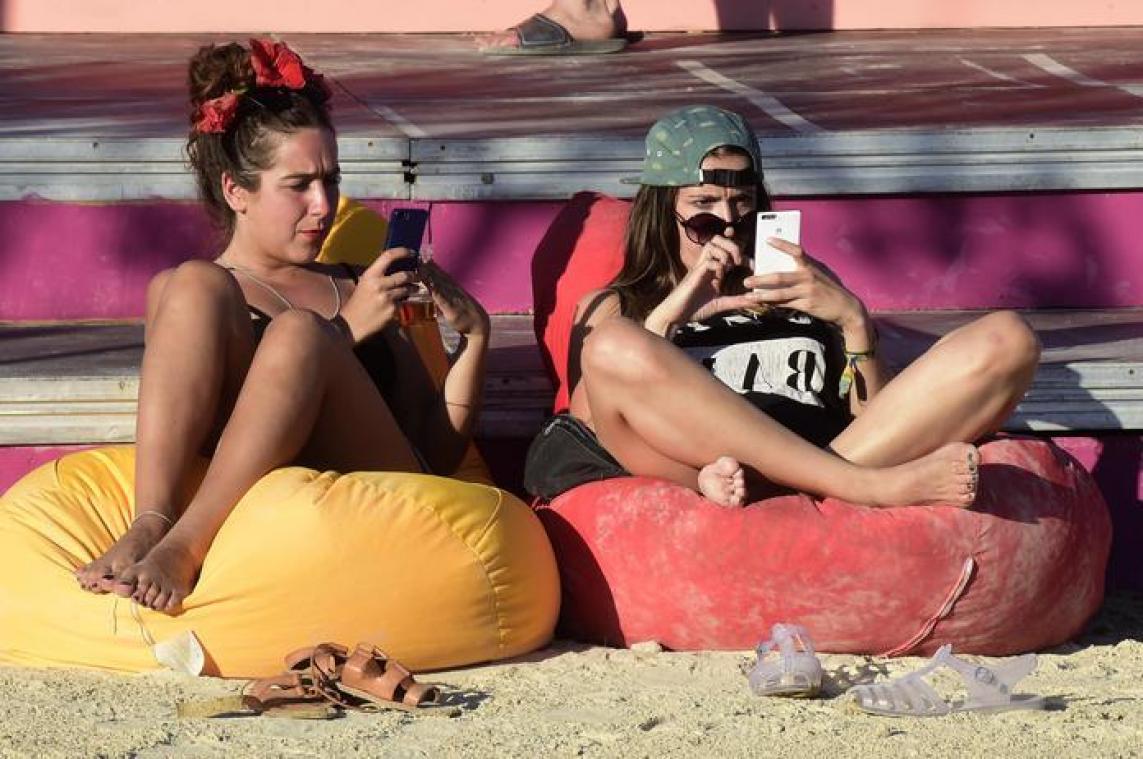 Beleef met deze tips een 100% geconnecteerde festivalzomer
