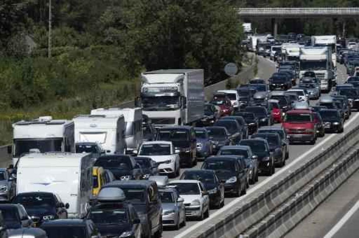 Opnieuw druk verkeersweekend op vakantiewegen