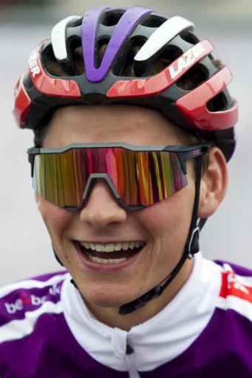 Dwars door het Hageland - Mathieu van der Poel klopt Van der Hoorn en Van Aert in Diest