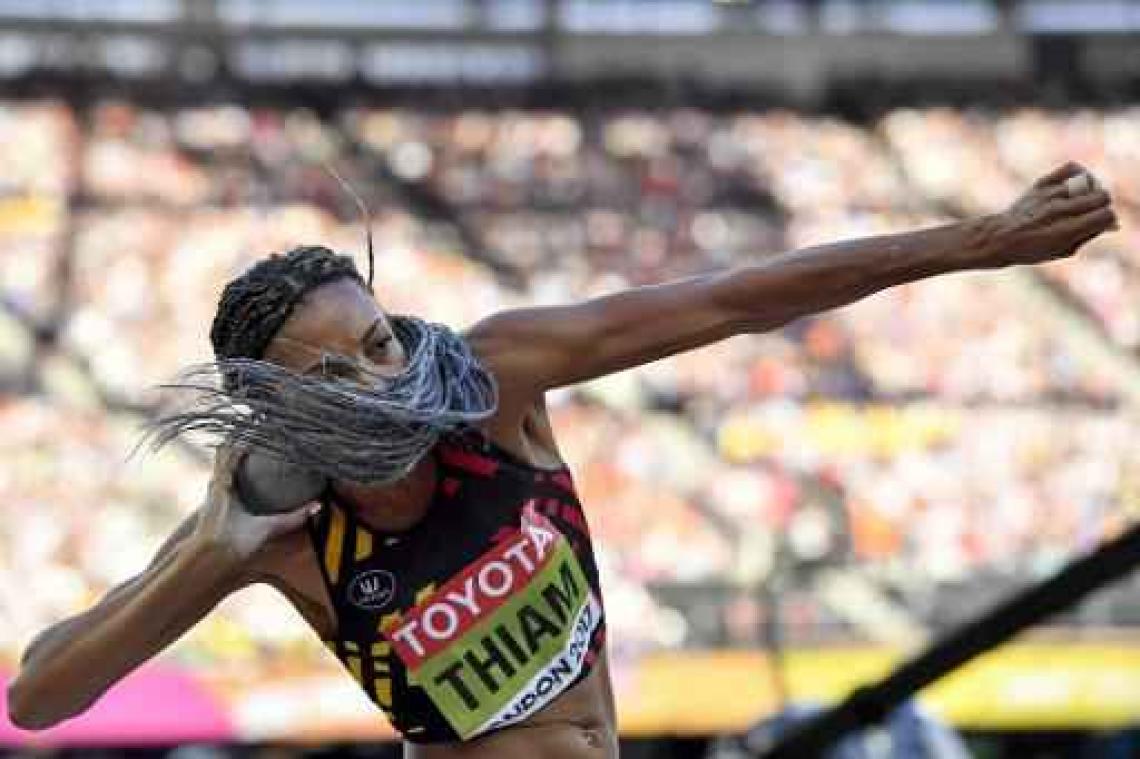 WK atletiek - Nafi Thiam verstevigt leidersplaats met zege in kogelstoten