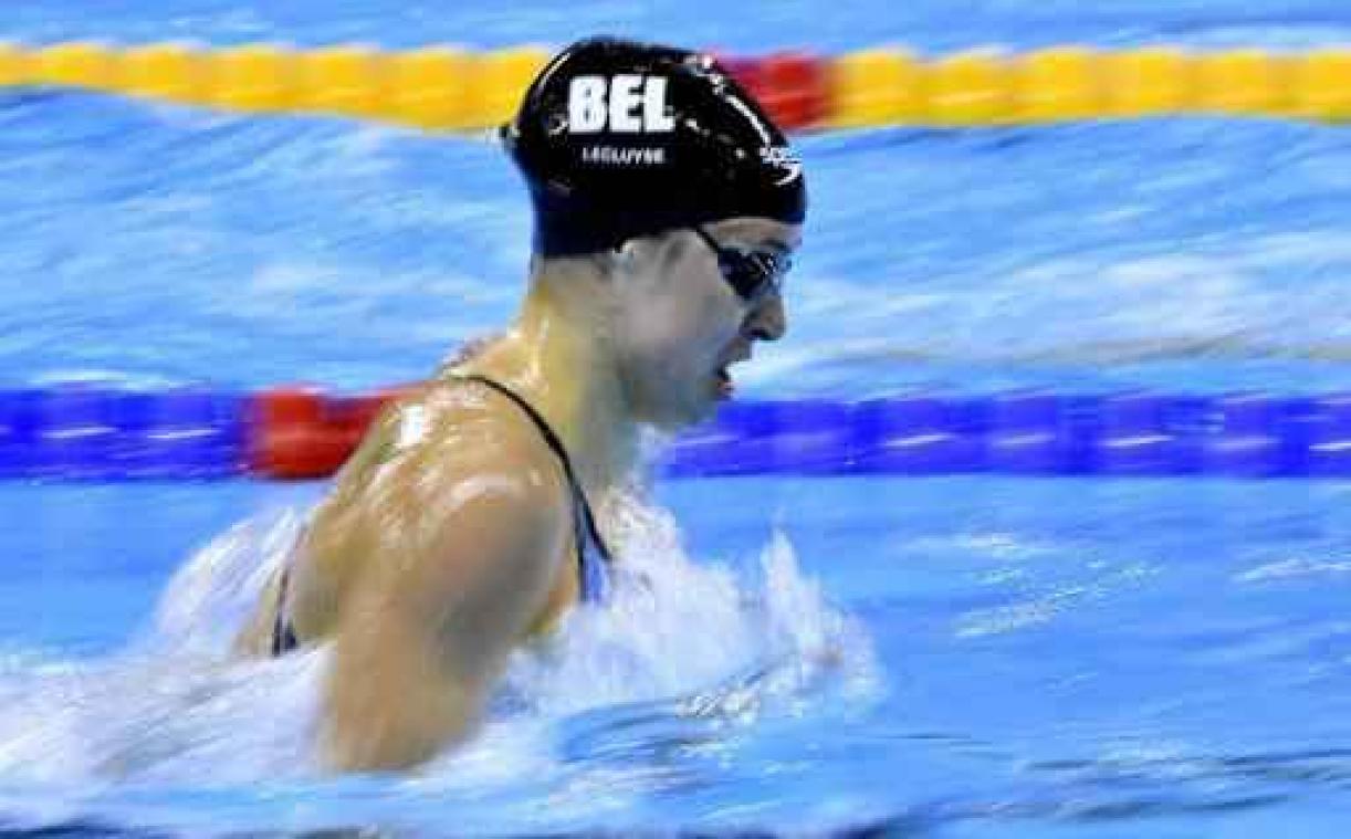 Fanny Lecluyse wordt vijfde in finale 100 meter schoolslag