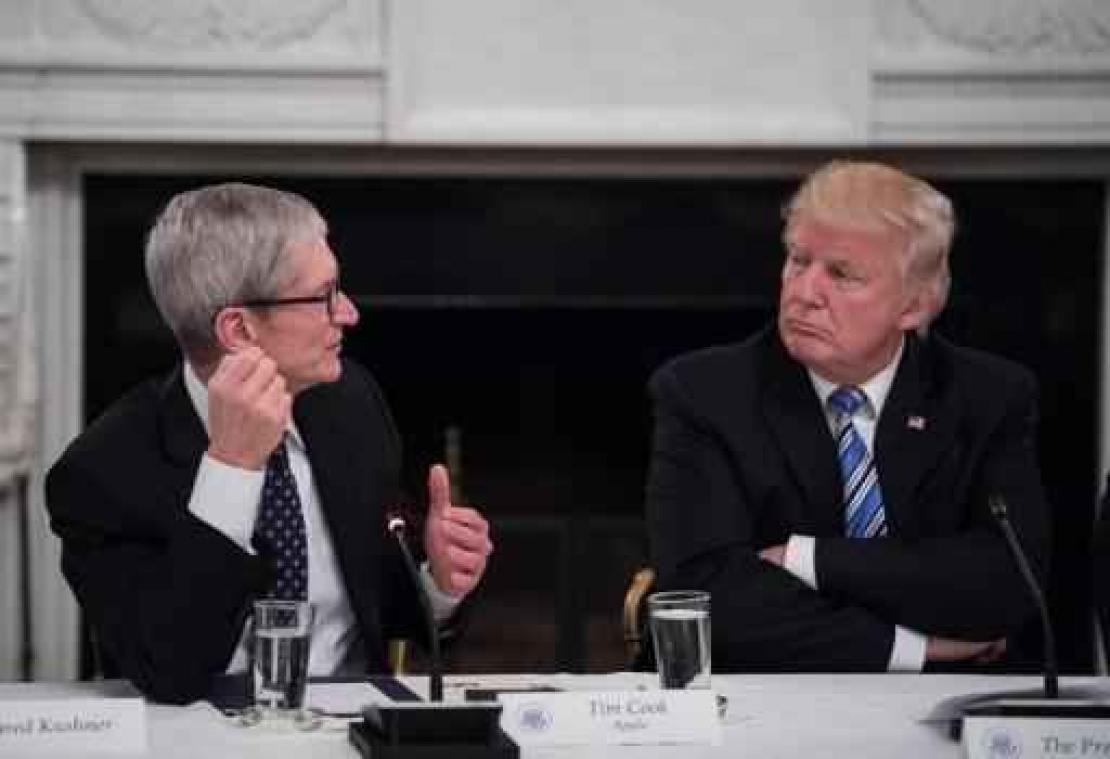 Apple-CEO schaart zich achter kritiek op Trump