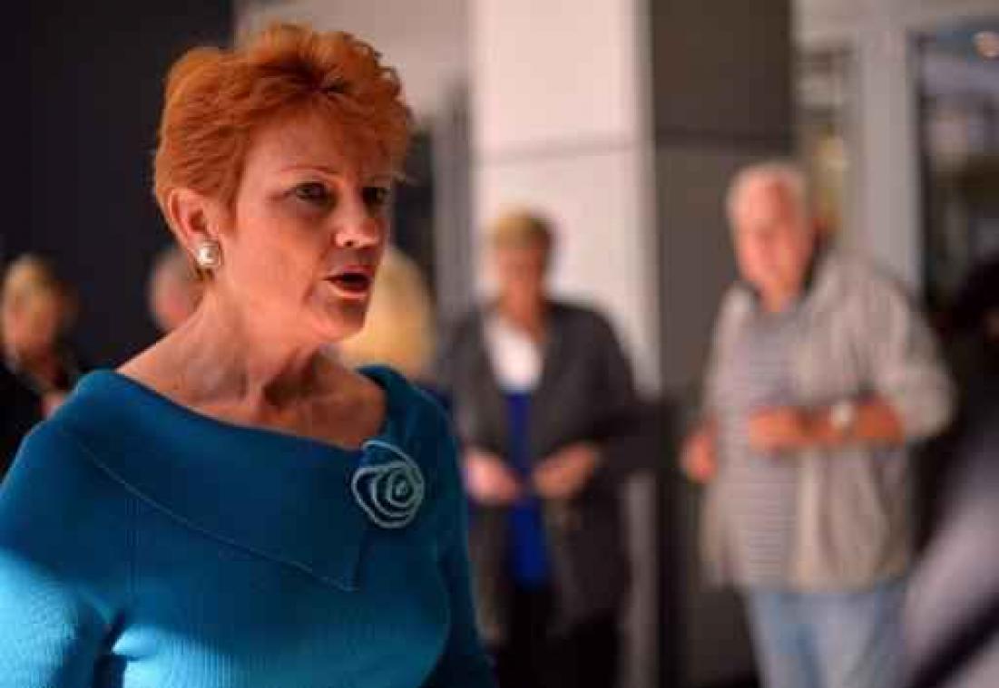Extreemrechtse politica veroorzaakt ophef in Australisch parlement met boerka